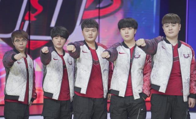 飞镖爱好者 飞镖爱好者