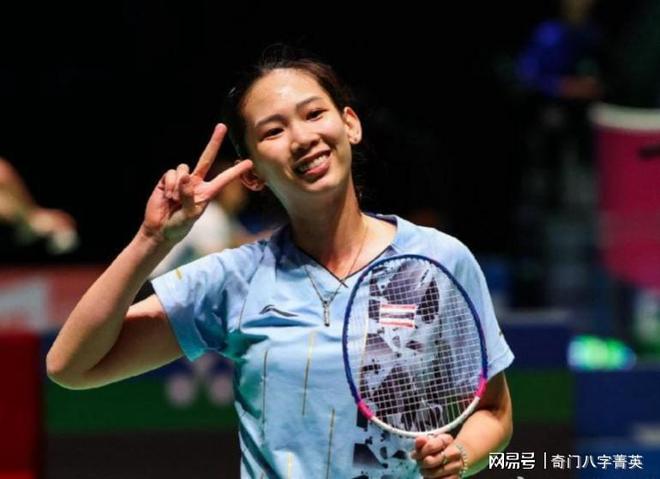 波兰前锋罗 波兰前锋罗